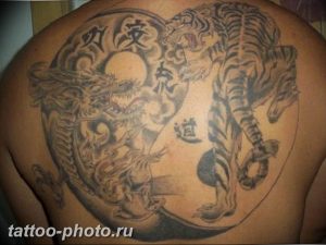 фото тату тигр и дракон 07.12.2018 №094 - tattoo tiger and dragon - tattoo-photo.ru